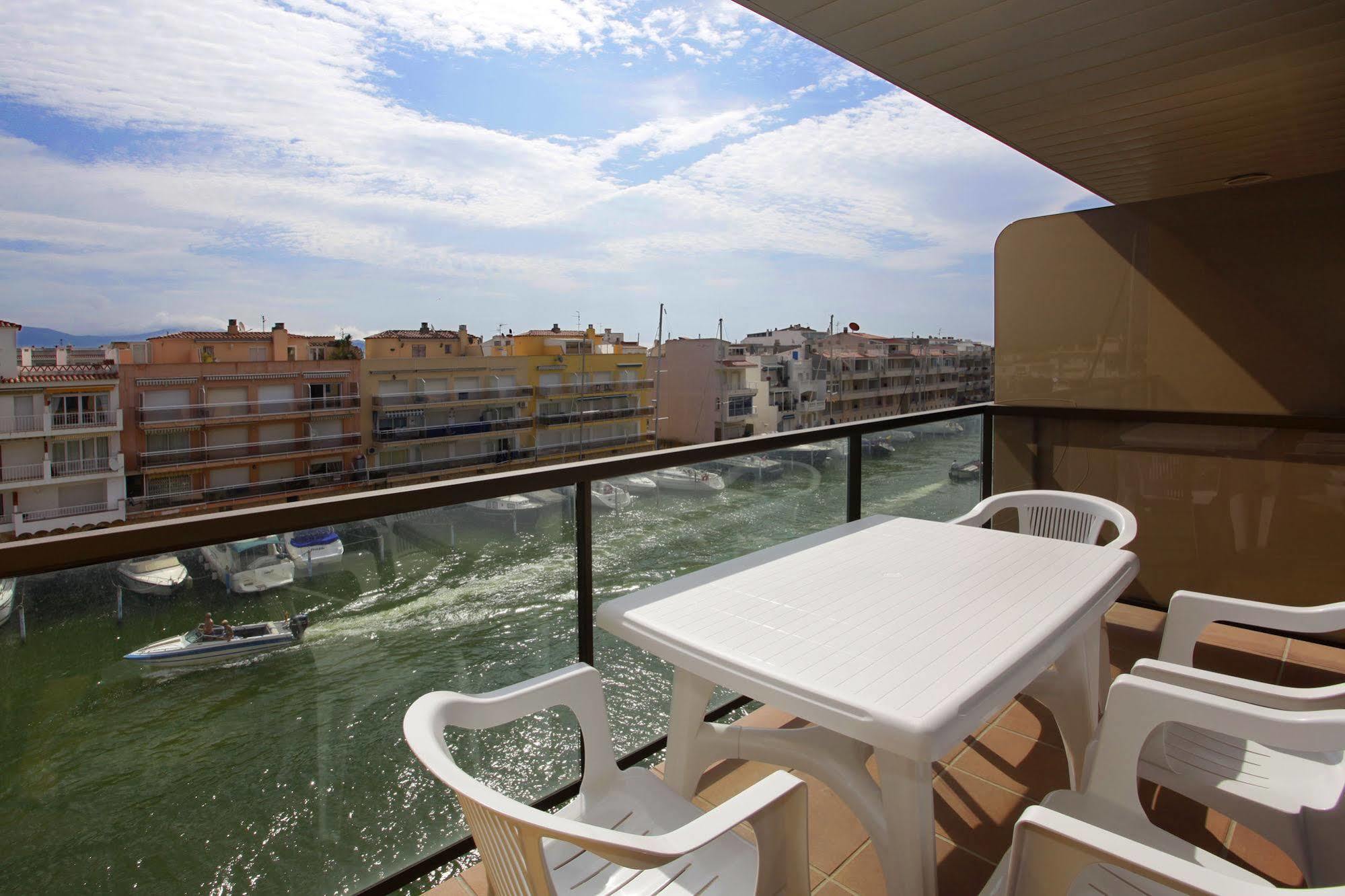 Pierre & Vacances Empuriabrava Exterior photo